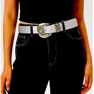 Flower buckle belt